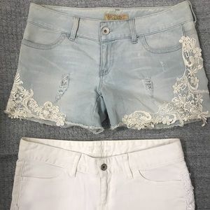 2 BRAND NEW GUESS SHORTS 2/pair size 30 😊❤️